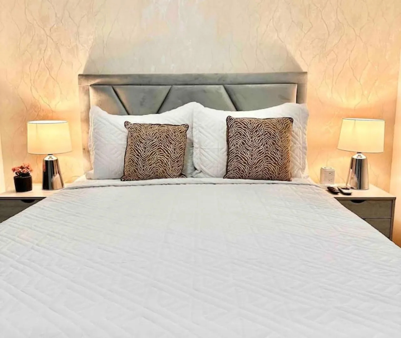 Comfy 2Br City Center Condo Los Prados